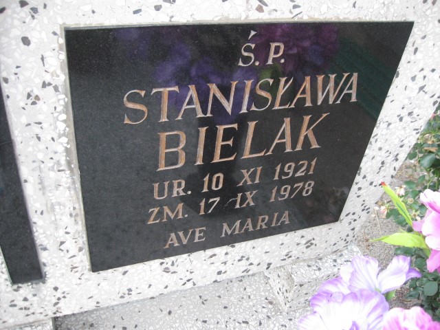 Stanisława Bielak 1921 Legnica - Grobonet - Wyszukiwarka osób pochowanych