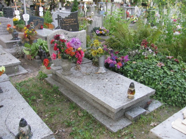 Irena Dziak 1936 Legnica - Grobonet - Wyszukiwarka osób pochowanych