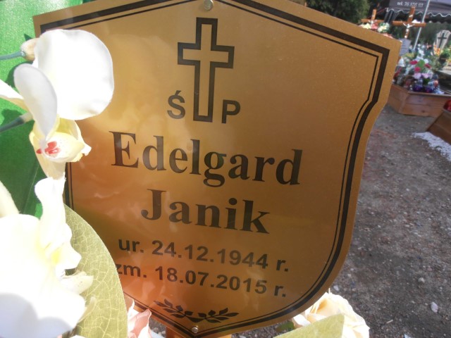 Edelgard Janik 1944 Legnica - Grobonet - Wyszukiwarka osób pochowanych