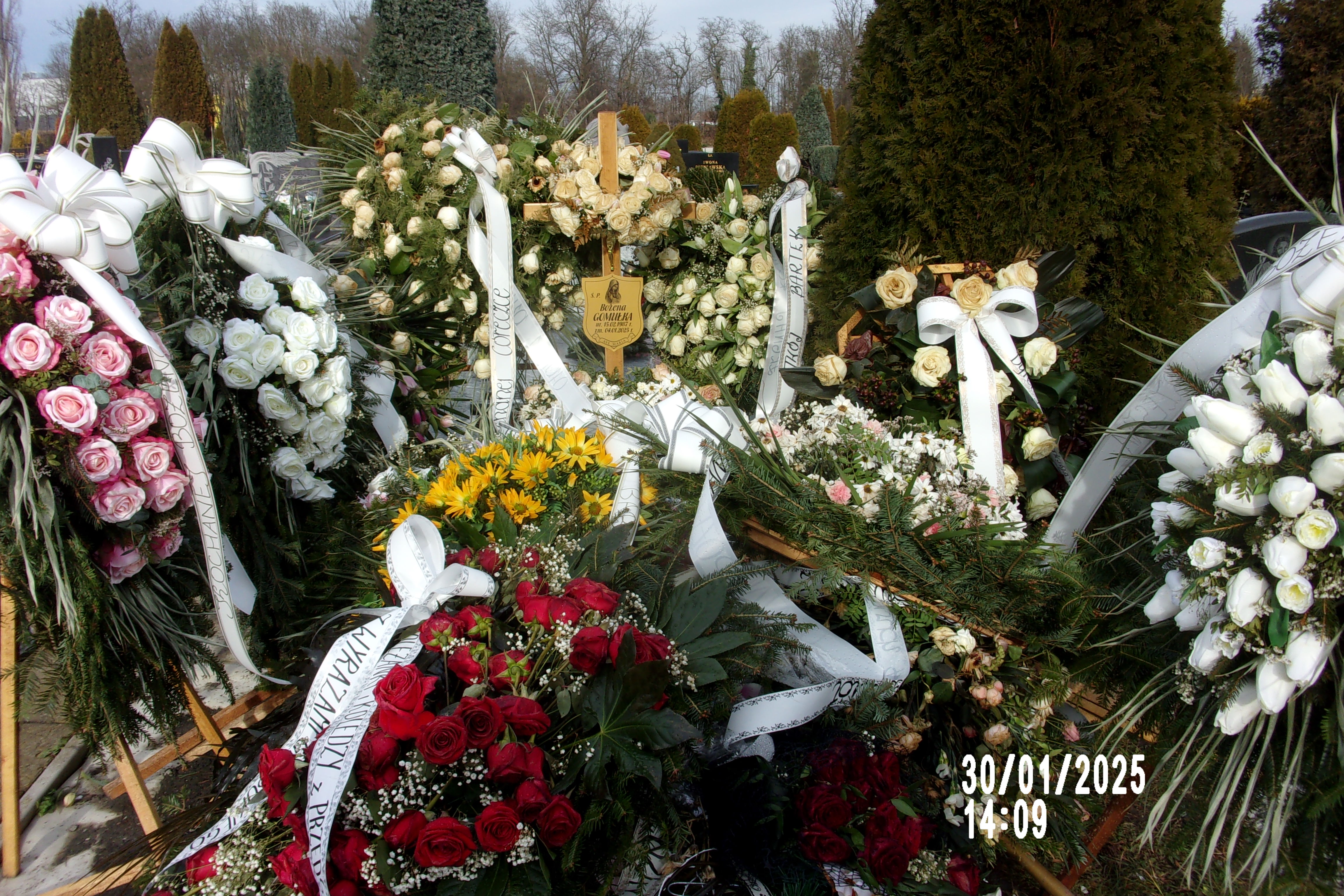 Bożena Gomułka 1987 Legnica - Grobonet - Wyszukiwarka osób pochowanych