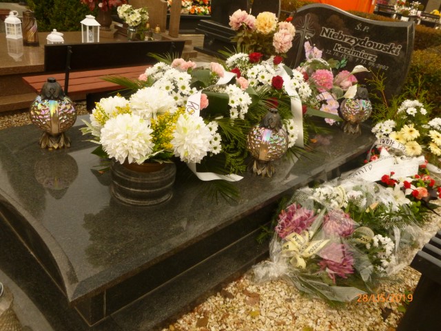 Grób Gertruda Doszczątek-Niebrzydowska