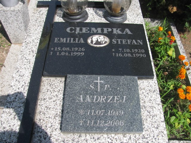 Emilia Ciempka 1926 Legnica - Grobonet - Wyszukiwarka osób pochowanych