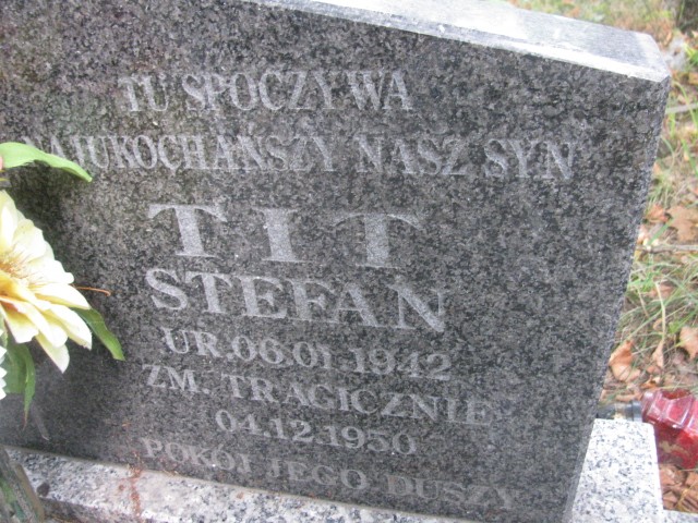 Jarosław Tit 1955 Legnica - Grobonet - Wyszukiwarka osób pochowanych