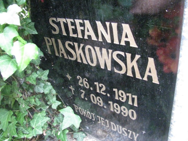Stefania Piaskowska 1911 Legnica - Grobonet - Wyszukiwarka osób pochowanych