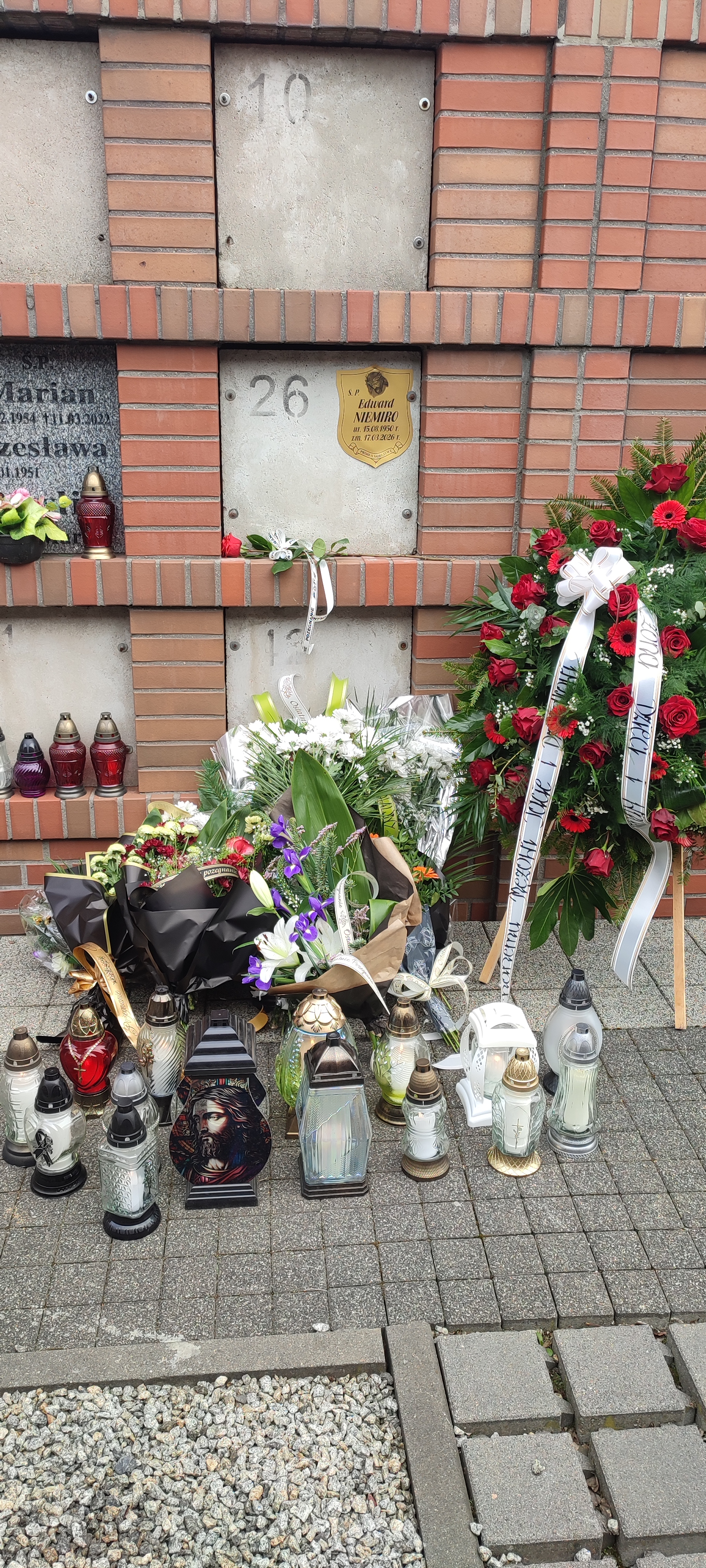 Grób Edward Niemiro